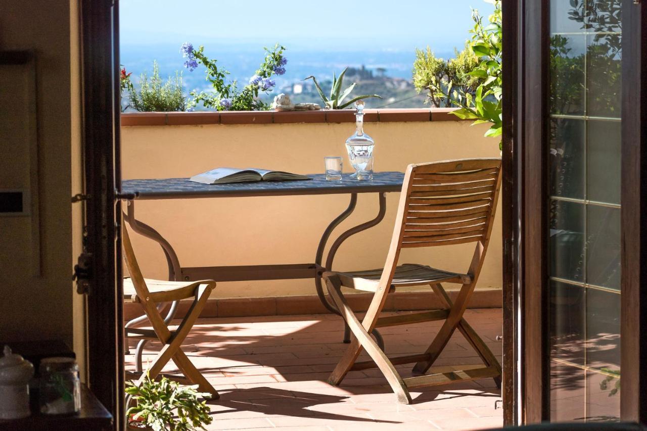 The Hill Terrace Apartment Massa  Luaran gambar